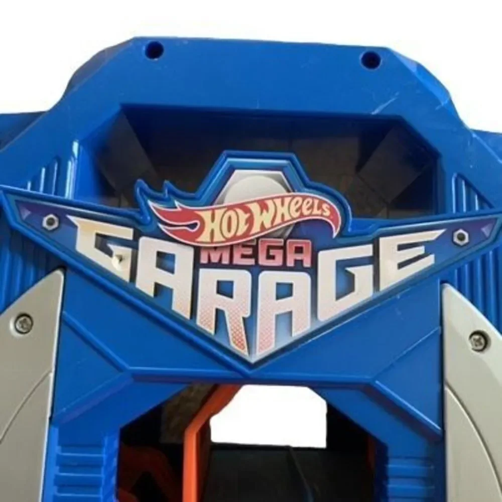 Hot Wheels Mega Garage Play Set
